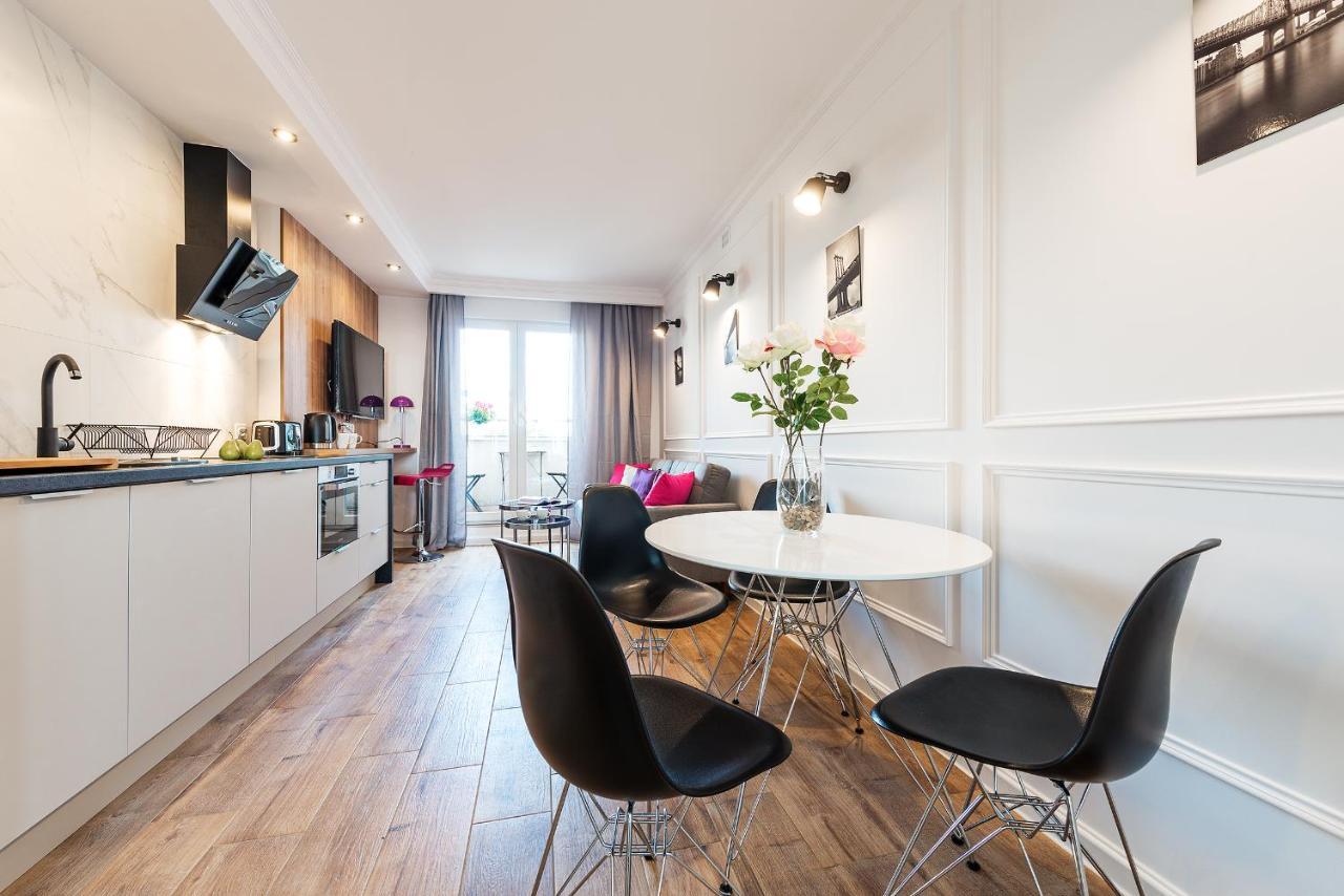 Poznanska Serviced Apartments Варшава Екстериор снимка