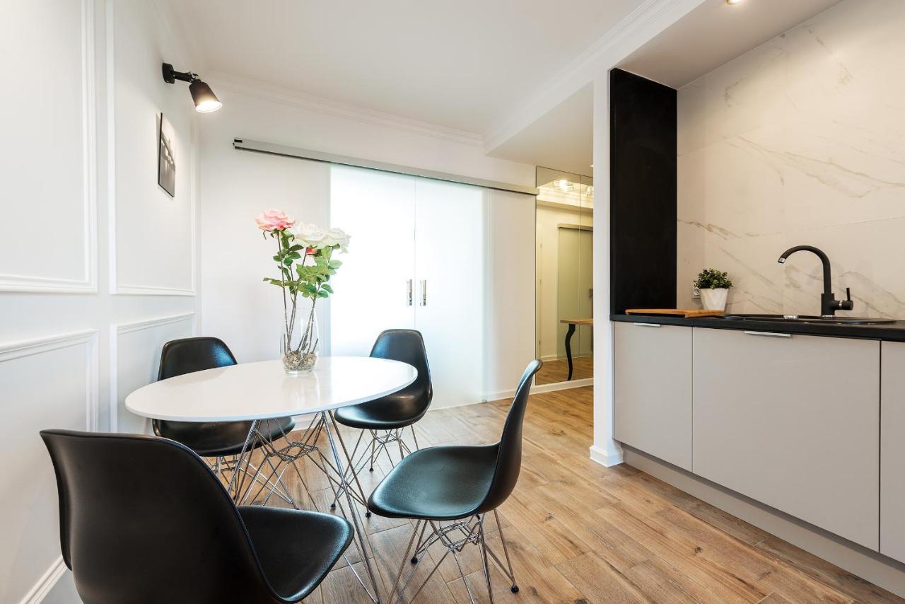 Poznanska Serviced Apartments Варшава Екстериор снимка