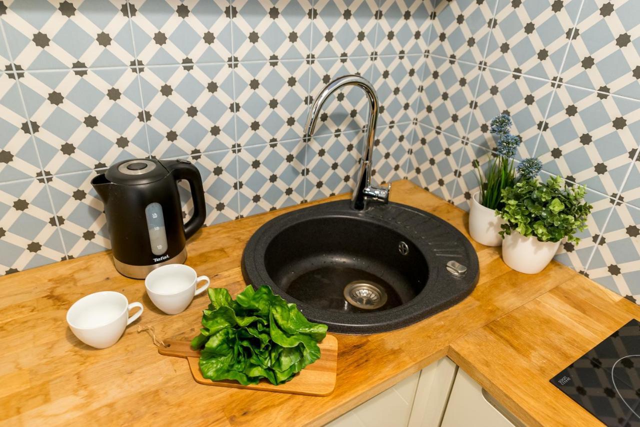 Poznanska Serviced Apartments Варшава Екстериор снимка