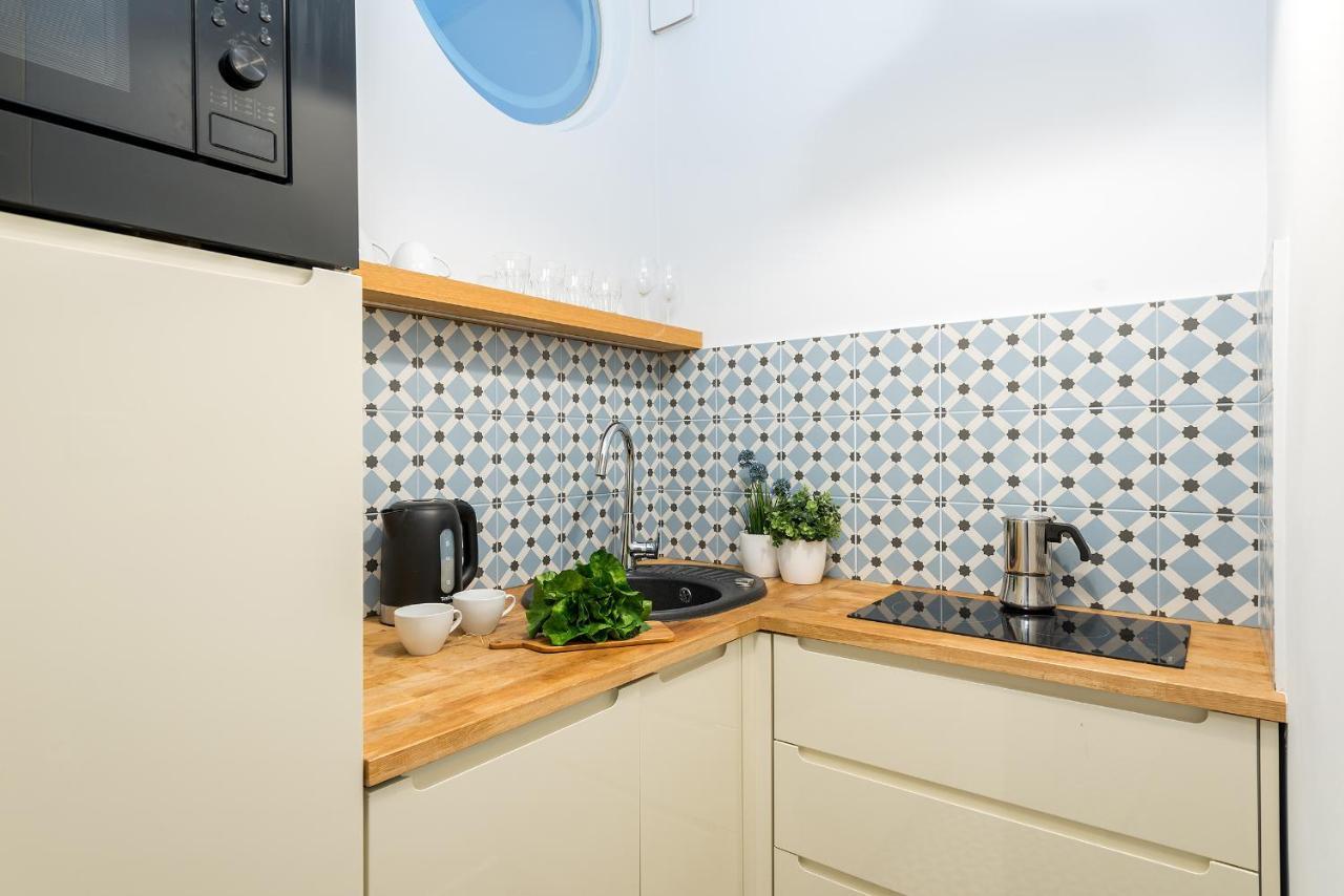 Poznanska Serviced Apartments Варшава Екстериор снимка